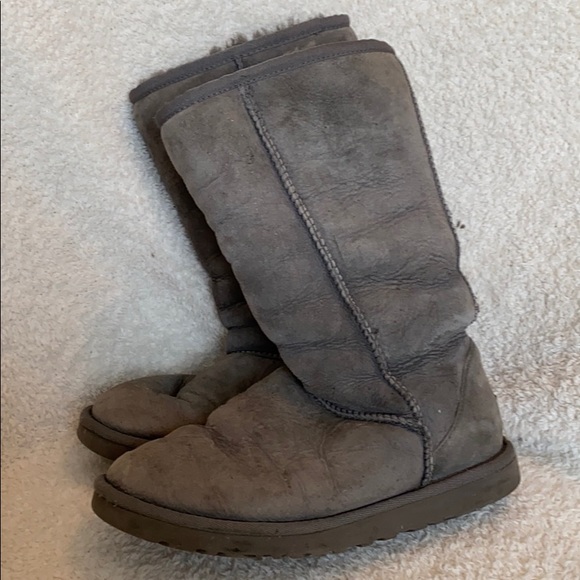 Classic Tall Uggs - Picture 2 of 5